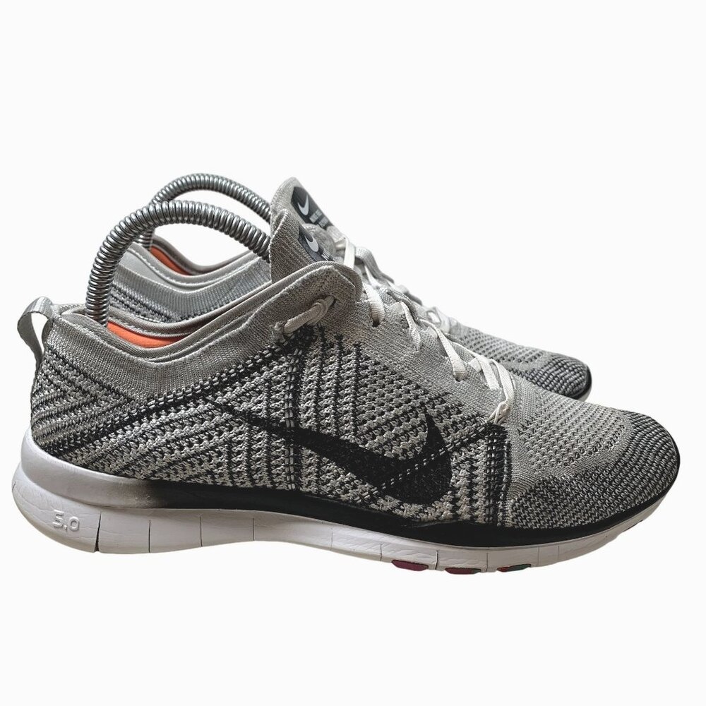 Nike Free TR Flyknit Shoes Womens Size 8.5 White Black Grey Platinum 718785-100